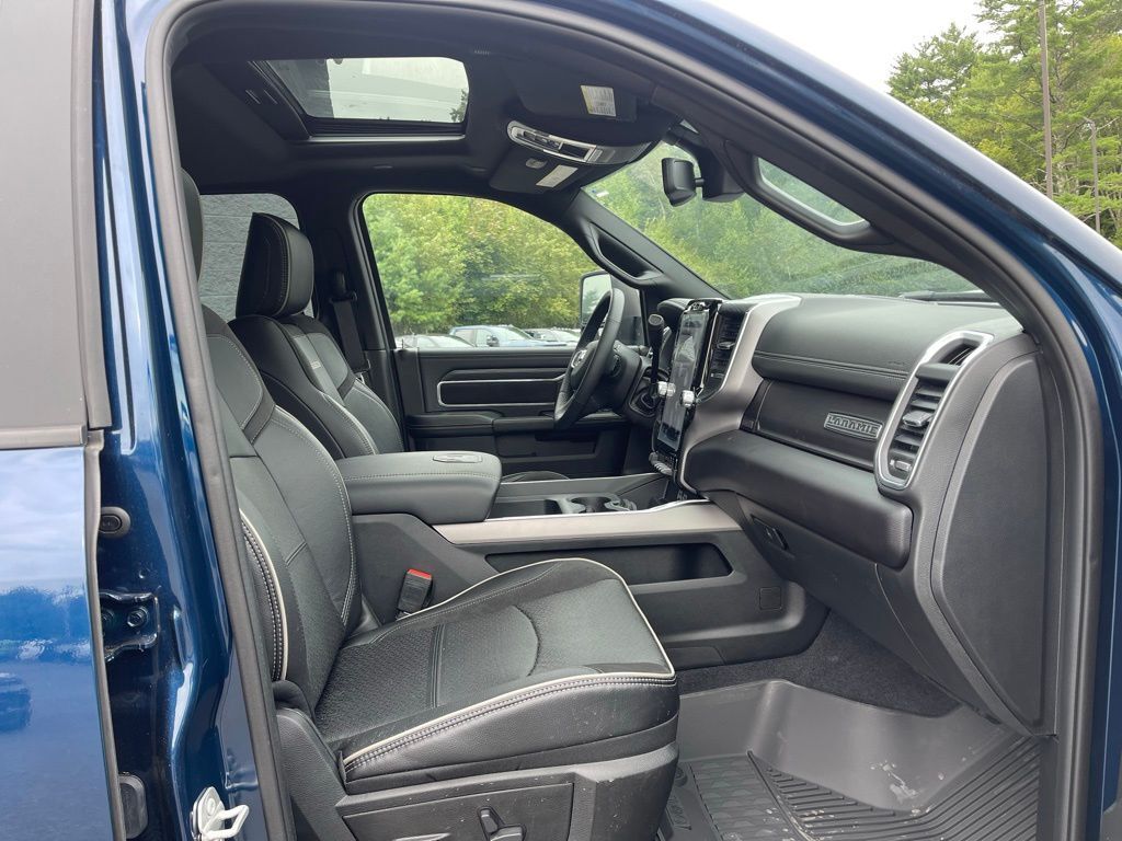 2024 Ram 2500 LARAMIE CREW CAB 4X4 6'4 BOX Orange MA