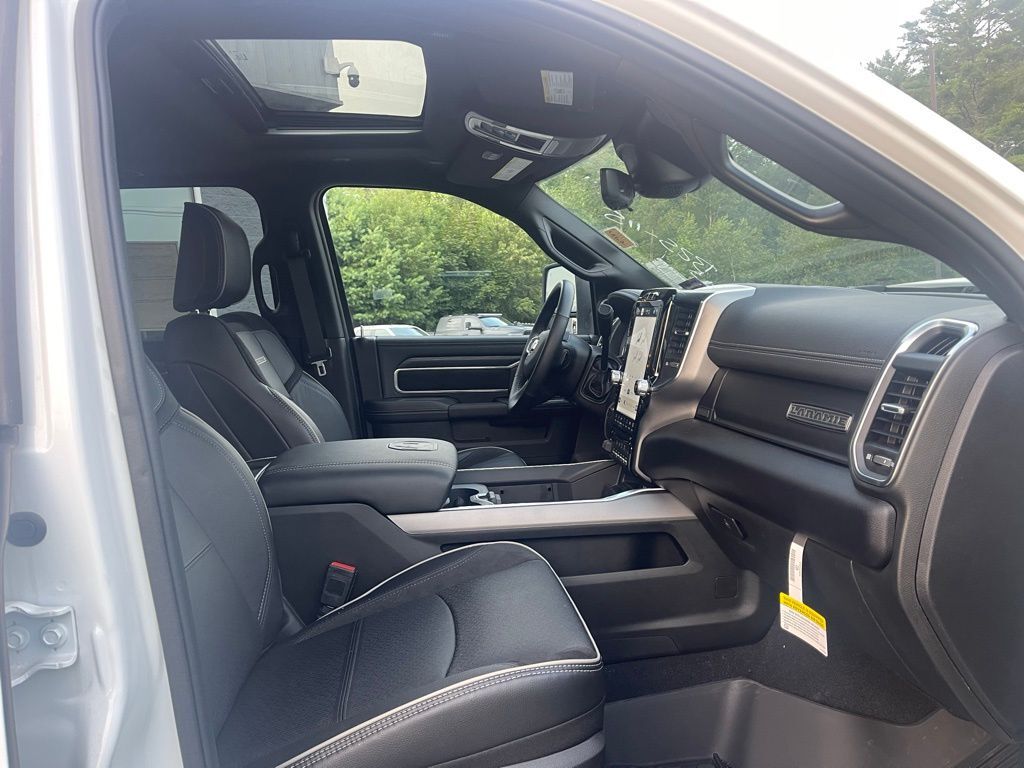 2024 Ram 2500 LARAMIE CREW CAB 4X4 6'4 BOX Orange MA