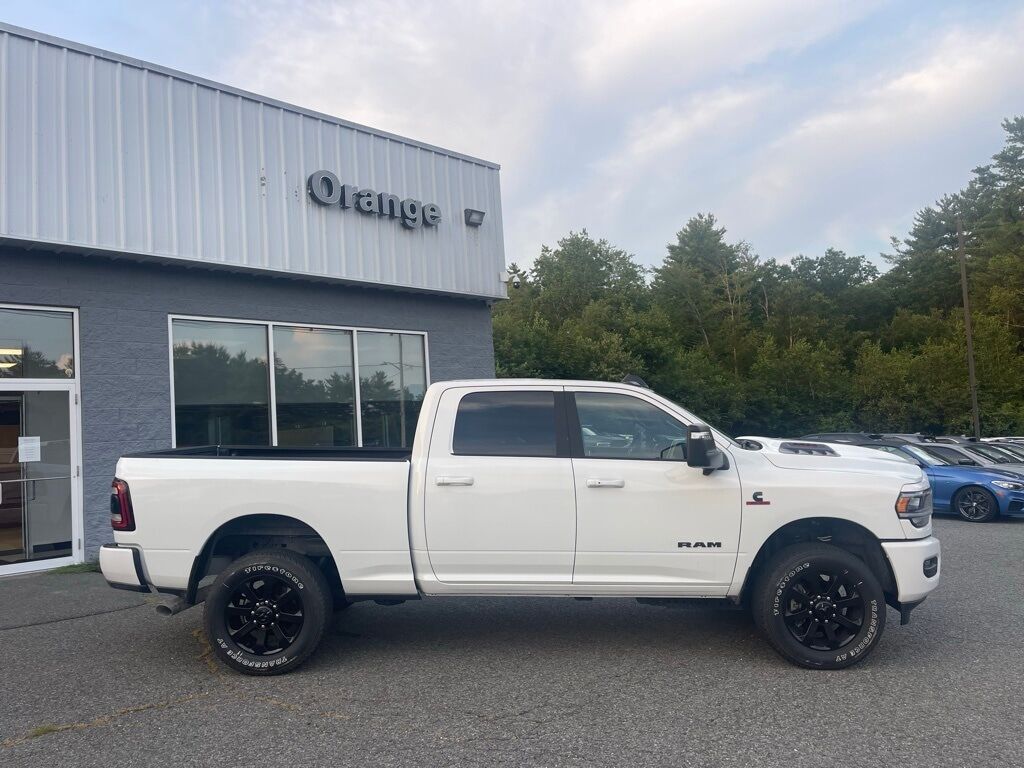 2024 Ram 2500 LARAMIE CREW CAB 4X4 6&#39;4 BOX Orange MA