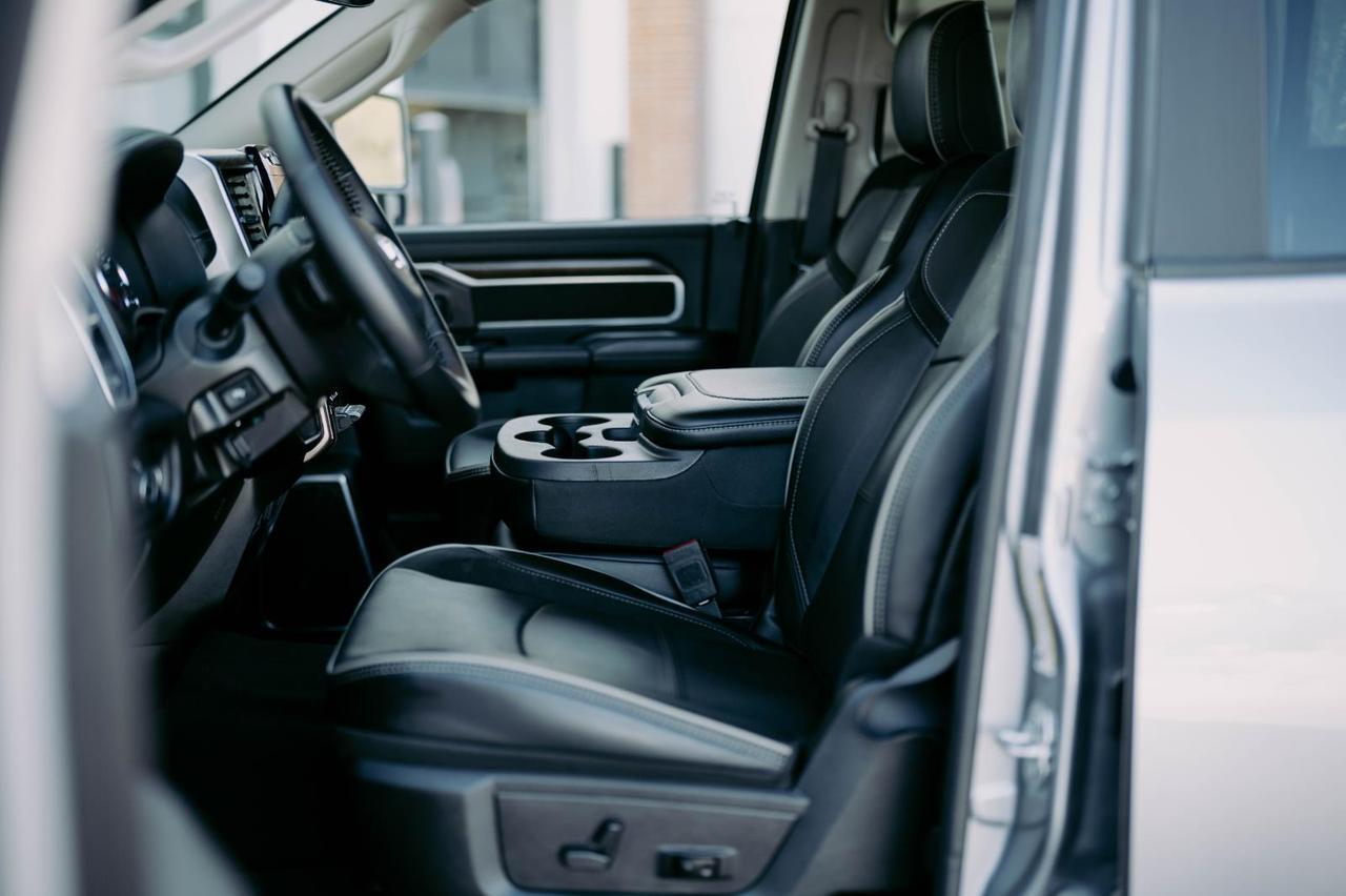 2024 Ram 2500 Laramie photo 17