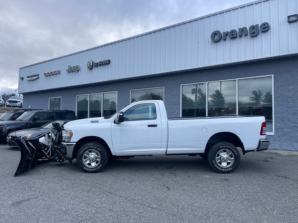 2024 Ram 2500 TRADESMAN REGULAR CAB 4X4 8&#39; BOX Orange MA