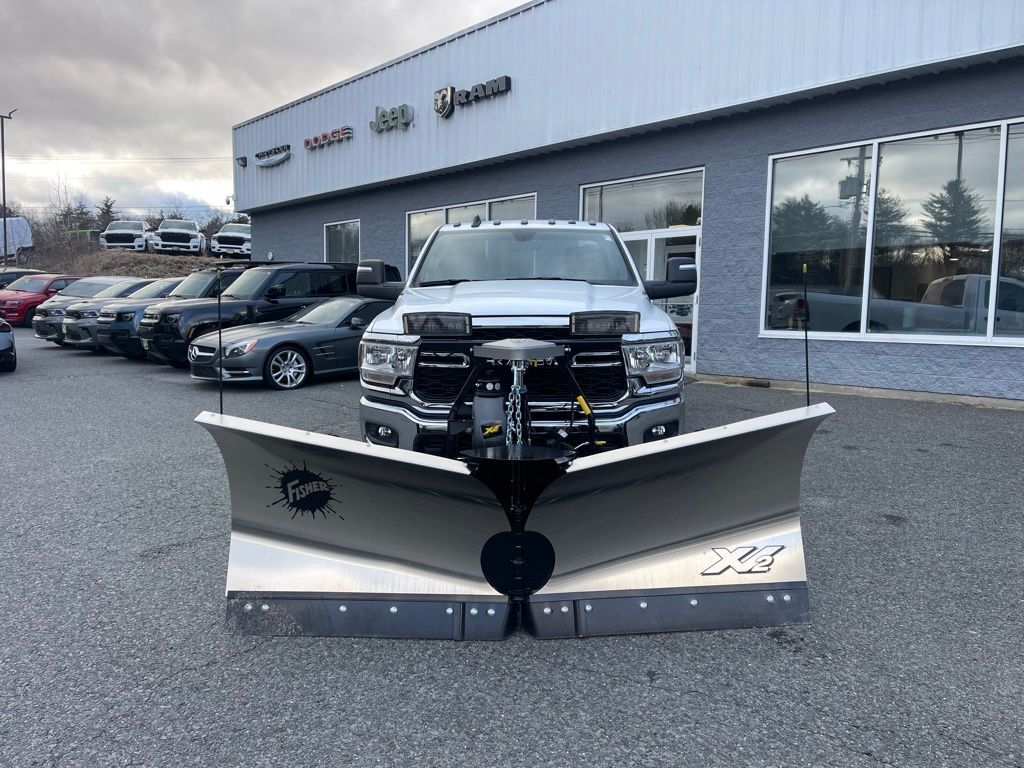 2024 Ram 2500 TRADESMAN REGULAR CAB 4X4 8' BOX Orange MA