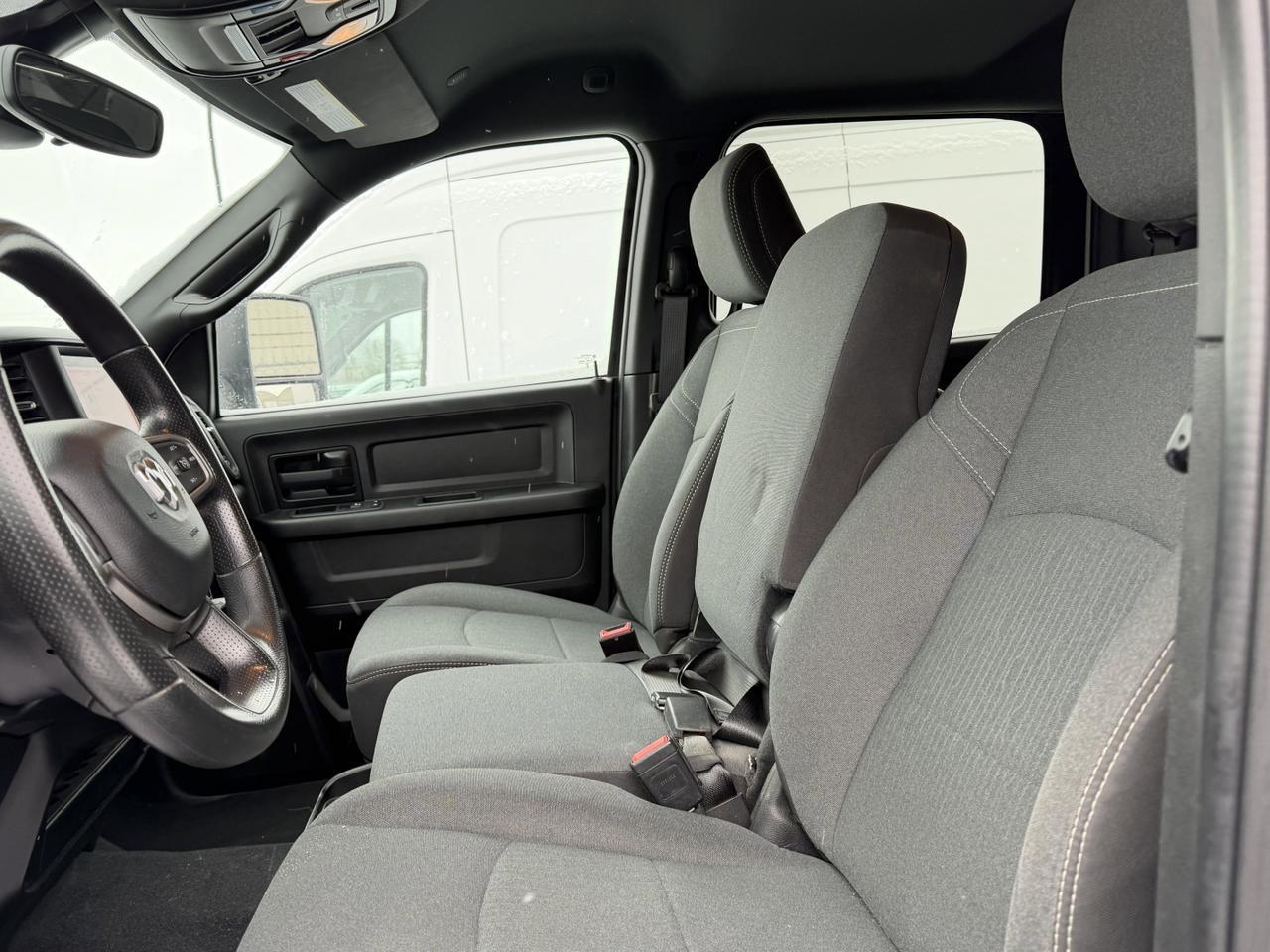 2024 Ram 2500 Tradesman Crew Cab 4x4 | Low KMs | HEMI V8 | Front Bench | Backup Camera Redwater AB