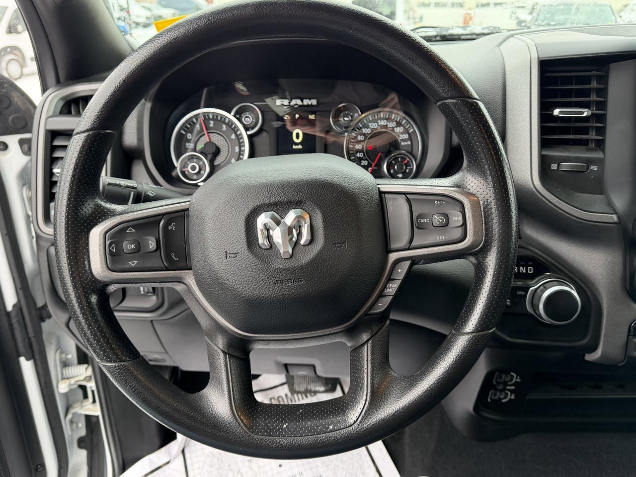 2024 Ram 2500 Tradesman Crew Cab 4x4 | Low KMs | HEMI V8 | Front Bench | Backup Camera Redwater AB