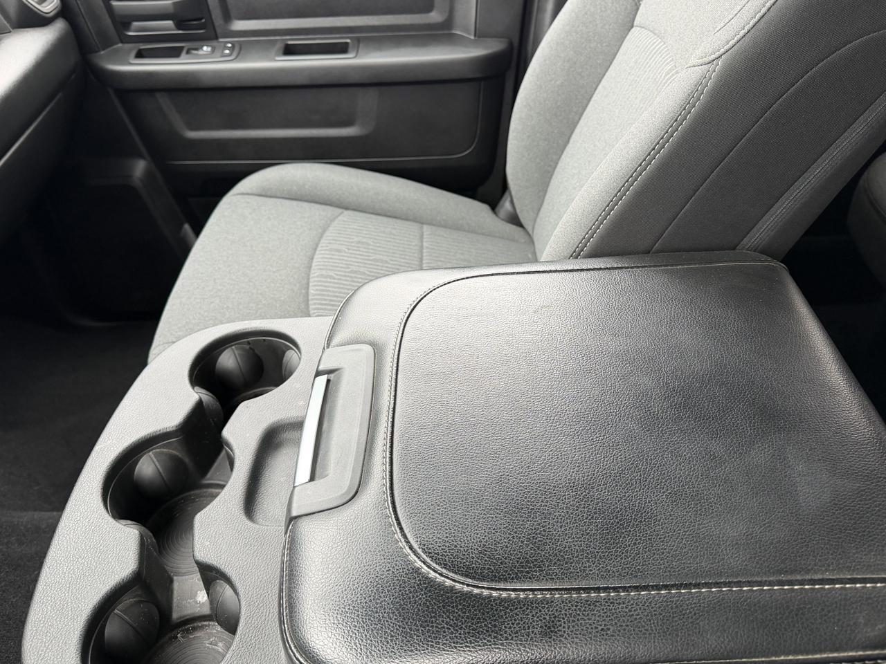 2024 Ram 2500 Tradesman Crew Cab 4x4 | Low KMs | HEMI V8 | Front Bench | Backup Camera Redwater AB