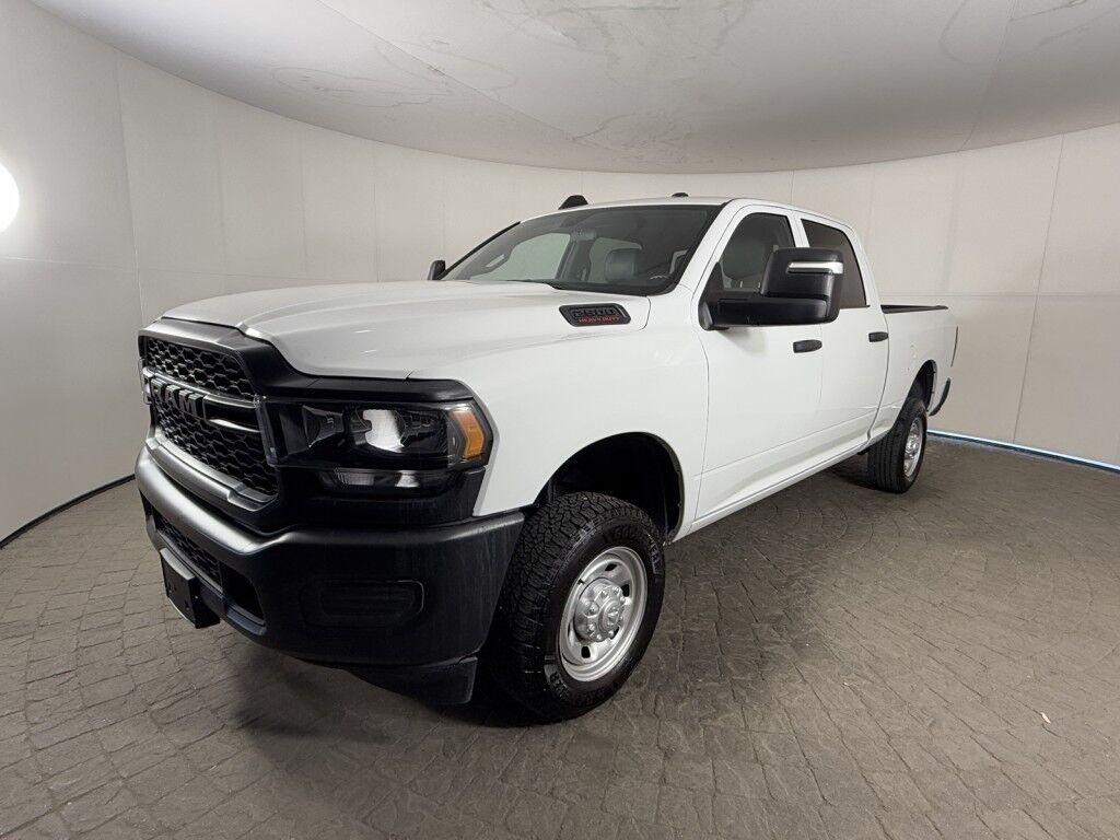 2024 Ram 2500 Tradesman Crew Cab 4x4 6.4L Hemi Maumee OH