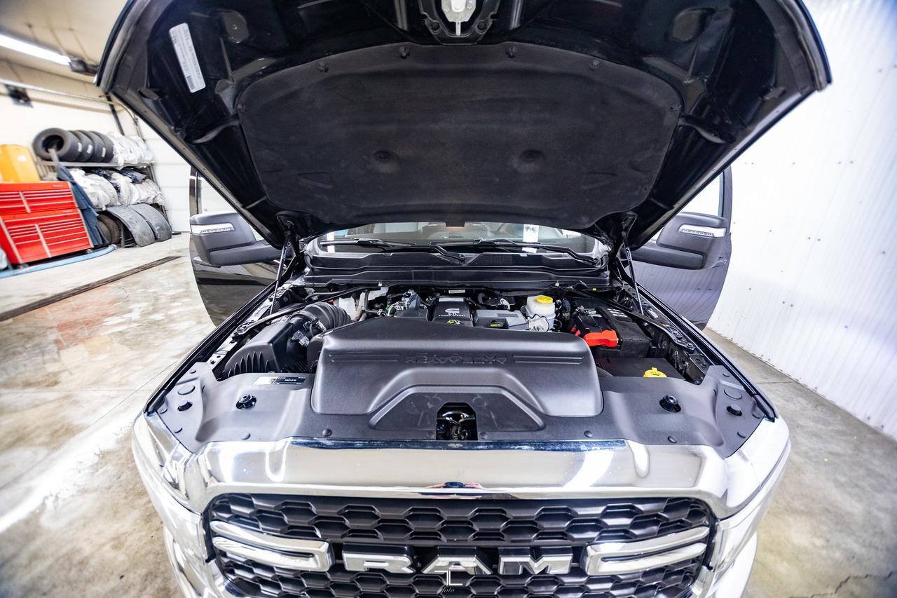 2024 Ram 3500 4x4 Crew Cab Big Horn Diesel Longbox Nav BCam Red Deer AB