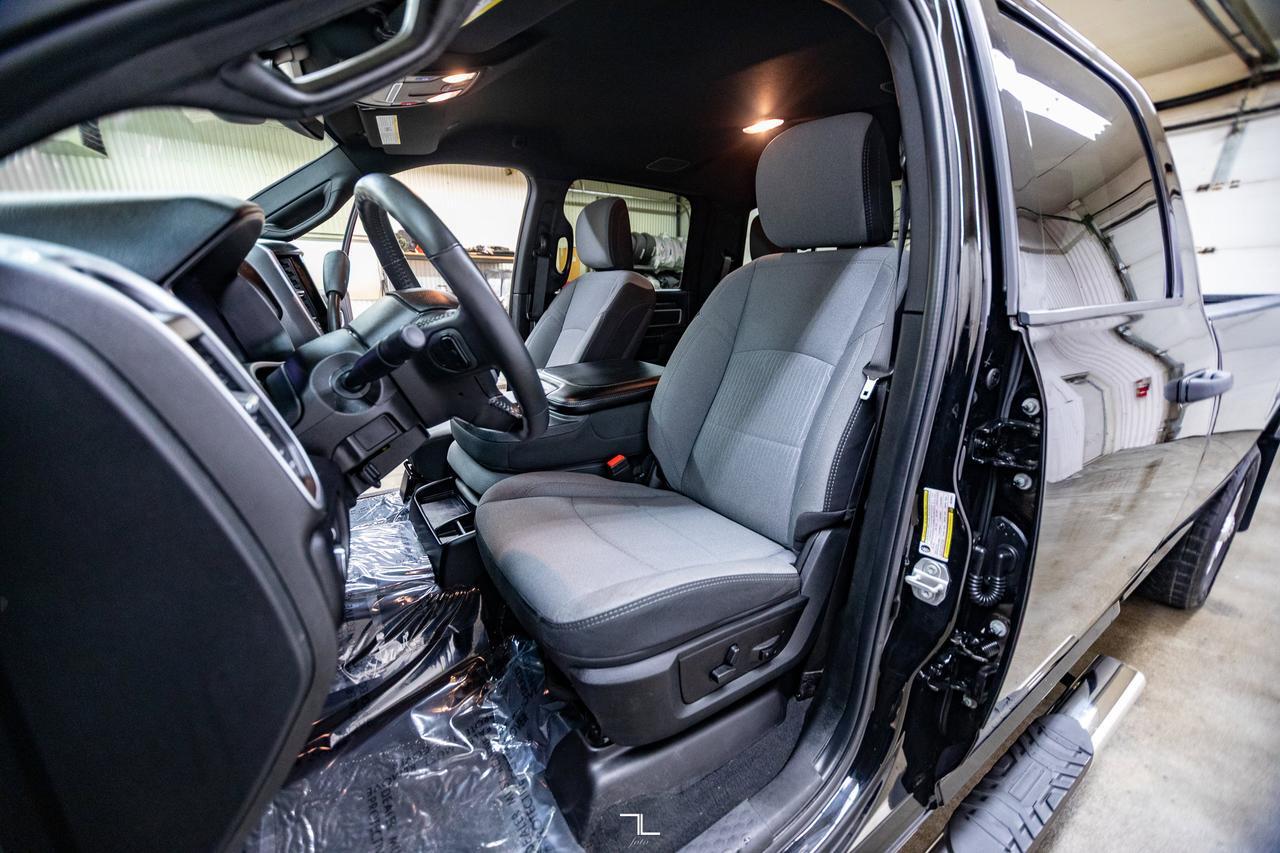 2024 Ram 3500 4x4 Crew Cab Big Horn Diesel Longbox Nav BCam Red Deer AB