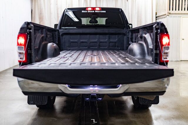 2024 Ram 3500 4x4 Crew Cab Big Horn Diesel Longbox Nav BCam Red Deer AB