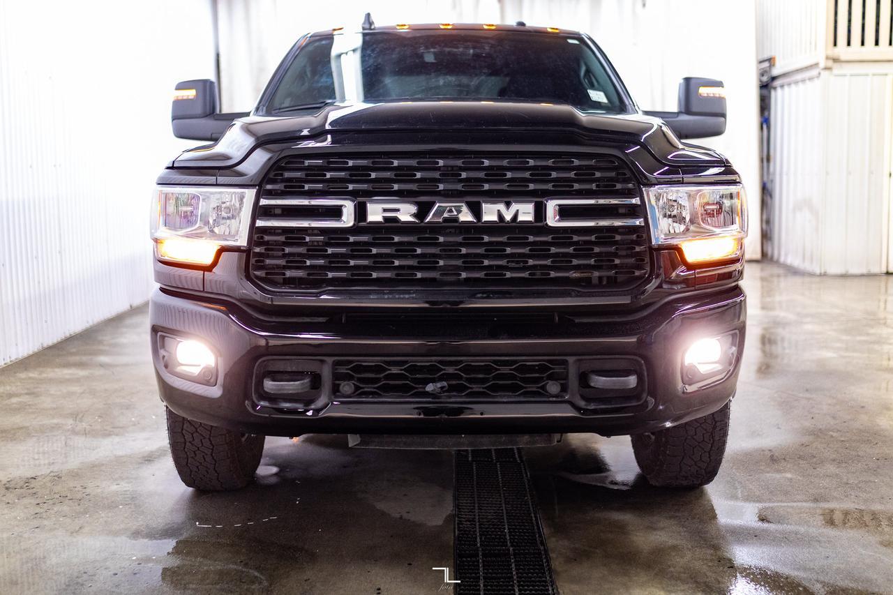 2024 Ram 3500 4x4 Crew Cab Big Horn Dually Diesel AISIN Nav Red Deer AB