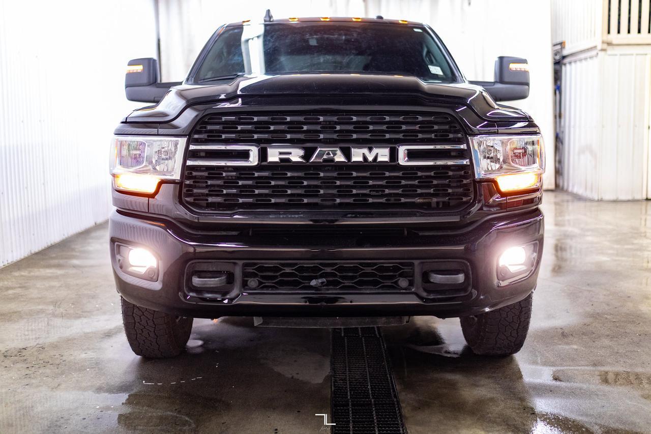 2024 Ram 3500 4x4 Crew Cab Big Horn Dually Diesel AISIN Nav Red Deer AB