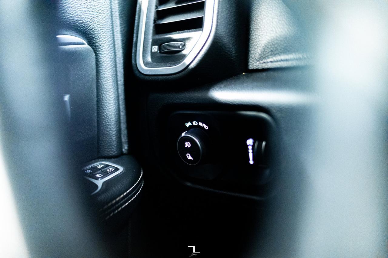 2024 Ram 3500 4x4 Crew Cab Big Horn Dually Diesel AISIN Nav Red Deer AB