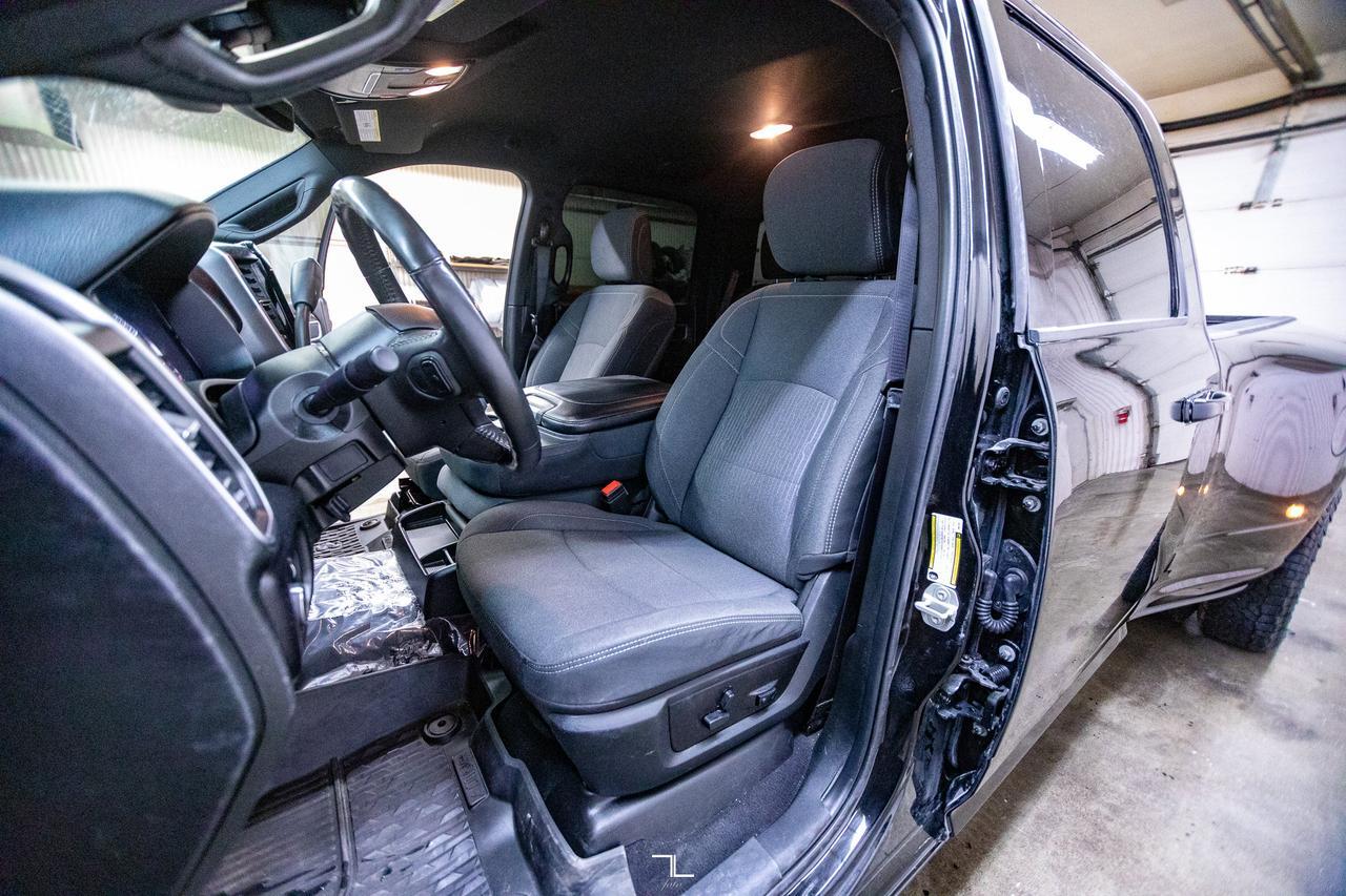 2024 Ram 3500 4x4 Crew Cab Big Horn Dually Diesel AISIN Nav Red Deer AB