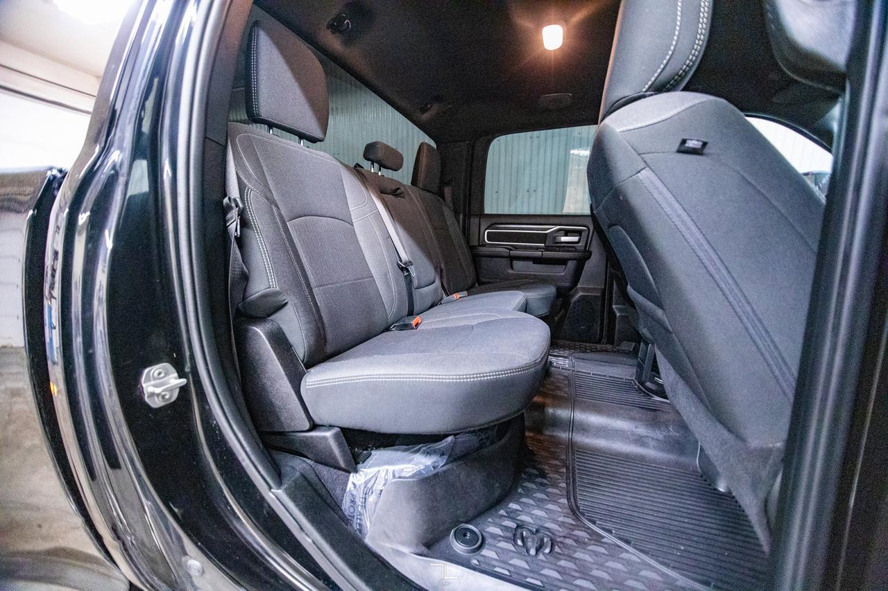 2024 Ram 3500 4x4 Crew Cab Big Horn Dually Diesel AISIN Nav Red Deer AB