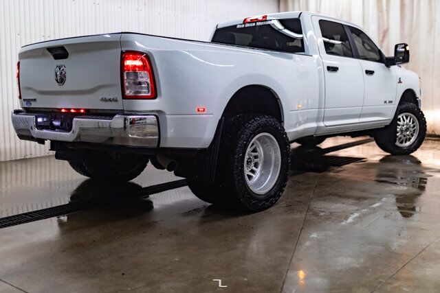 2024 Ram 3500 4x4 Crew Cab Big Horn Dually Diesel Nav BCam Red Deer AB