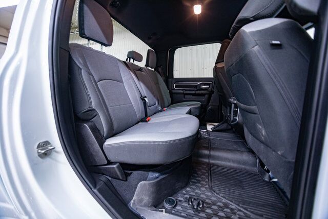 2024 Ram 3500 4x4 Crew Cab Big Horn Dually Diesel Nav BCam Red Deer AB