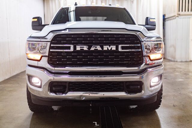 2024 Ram 3500 4x4 Crew Cab Big Horn Dually Diesel Nav BCam Red Deer AB