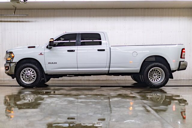 2024 Ram 3500 4x4 Crew Cab Big Horn Dually Diesel Nav BCam Red Deer AB