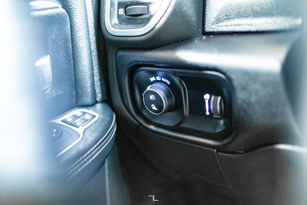 2024 Ram 3500 4x4 Crew Cab Big Horn Dually Diesel Nav BCam Red Deer AB