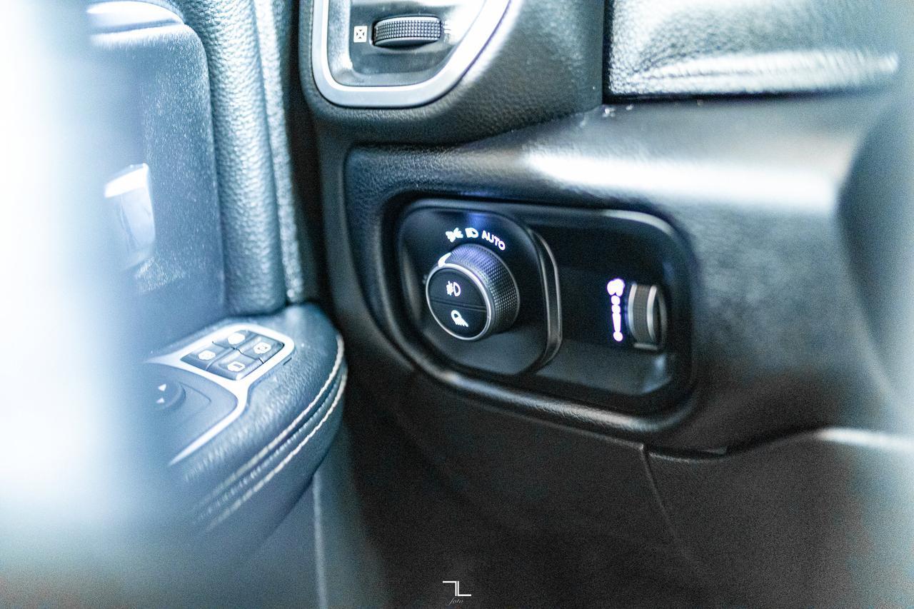 2024 Ram 3500 4x4 Crew Cab Big Horn Dually Diesel Nav BCam Red Deer AB