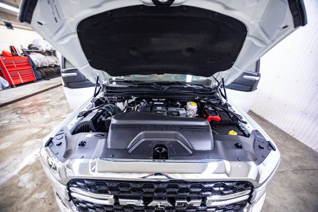 2024 Ram 3500 4x4 Crew Cab Big Horn Dually Diesel Nav BCam Red Deer AB