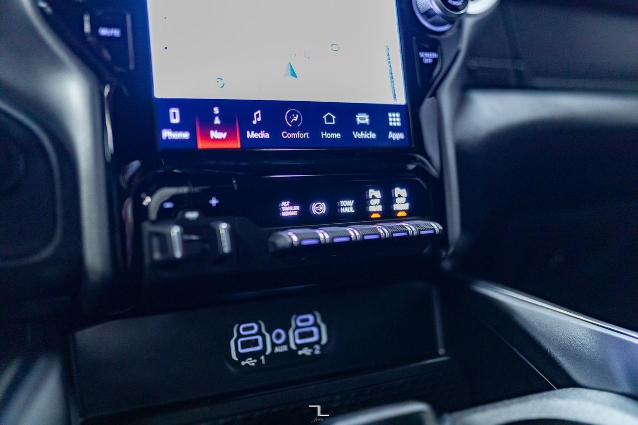 2024 Ram 3500 4x4 Crew Cab Big Horn Dually Diesel Nav BCam Red Deer AB