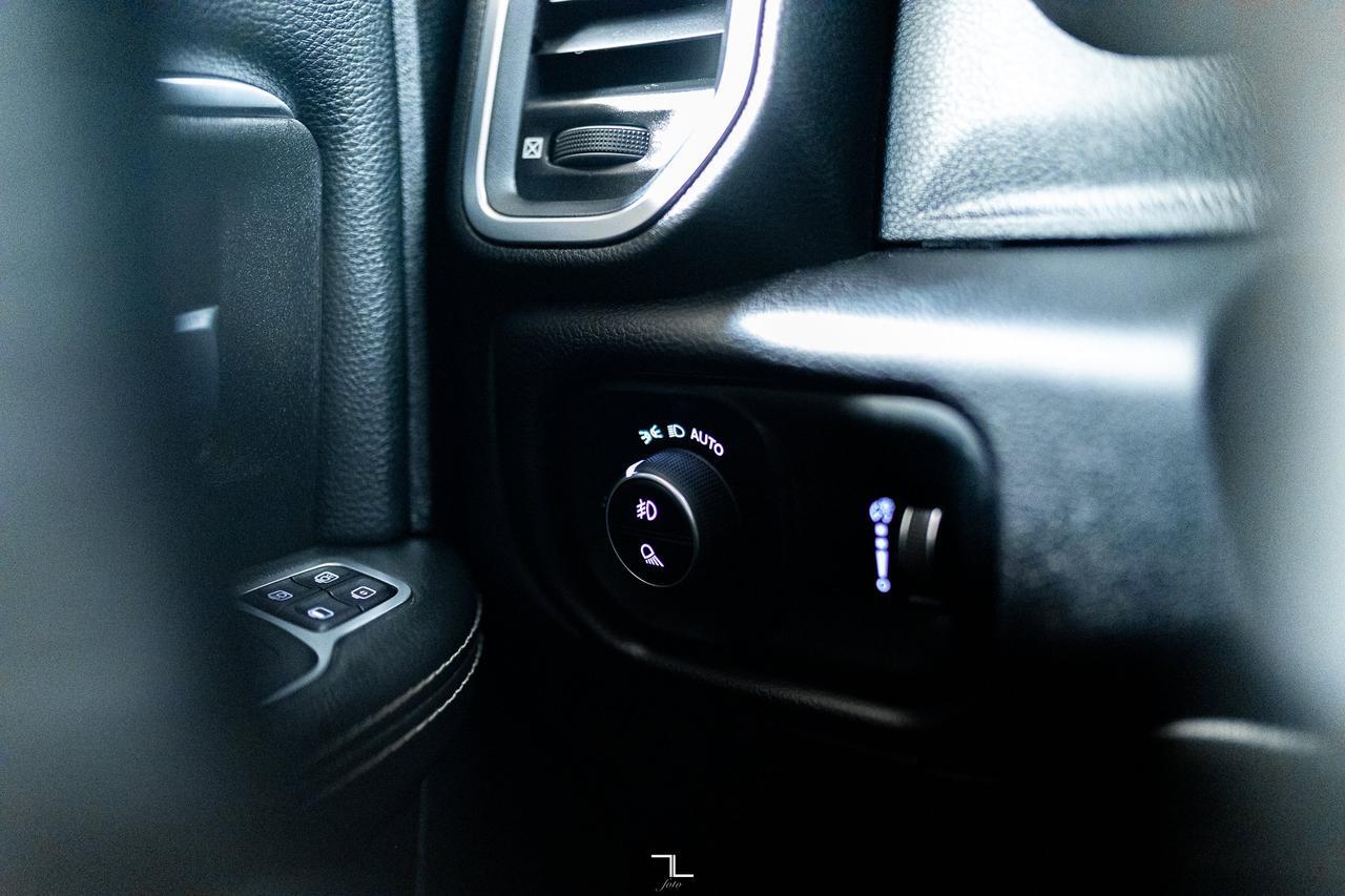 2024 Ram 3500 4x4 Crew Cab Big Horn Dually Diesel Nav BCam Red Deer AB