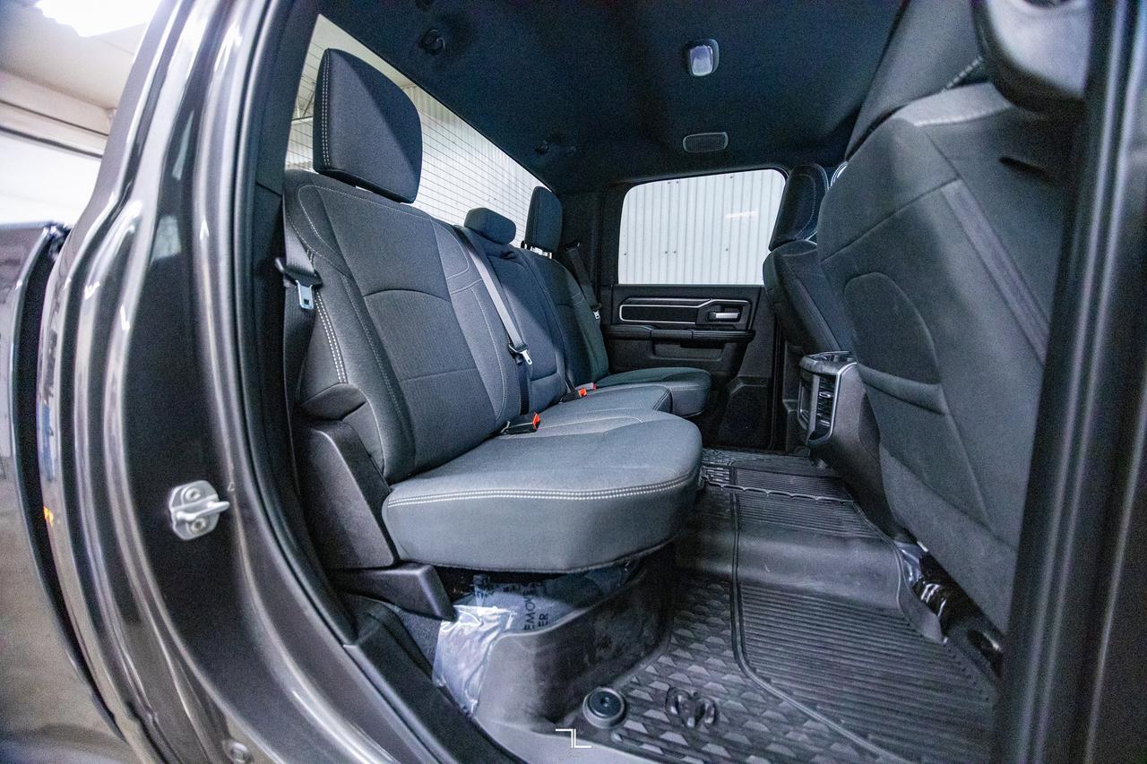 2024 Ram 3500 4x4 Crew Cab Big Horn Dually Diesel Nav BCam Red Deer AB