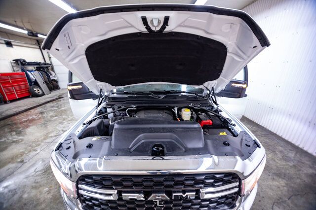 2024 Ram 3500 4x4 Crew Cab Big Horn Dually HEMI BCam Red Deer AB