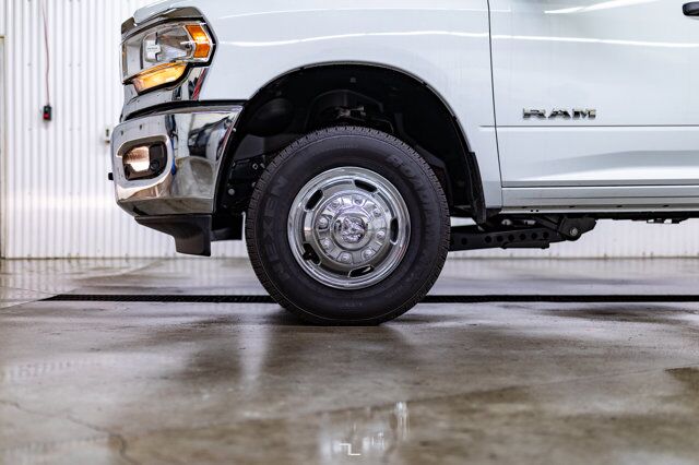 2024 Ram 3500 4x4 Crew Cab Big Horn Dually HEMI BCam Red Deer AB