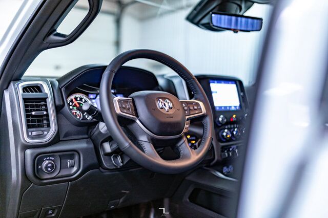 2024 Ram 3500 4x4 Crew Cab Big Horn Dually HEMI BCam Red Deer AB