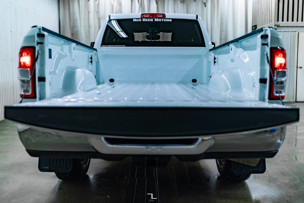 2024 Ram 3500 4x4 Crew Cab Big Horn Longbox Diesel AISIN BCam Red Deer AB