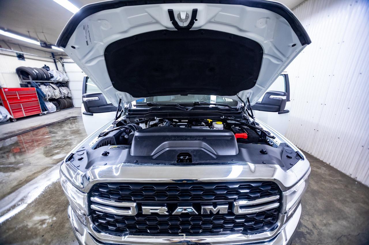 2024 Ram 3500 4x4 Crew Cab Big Horn Longbox Diesel AISIN BCam Red Deer AB