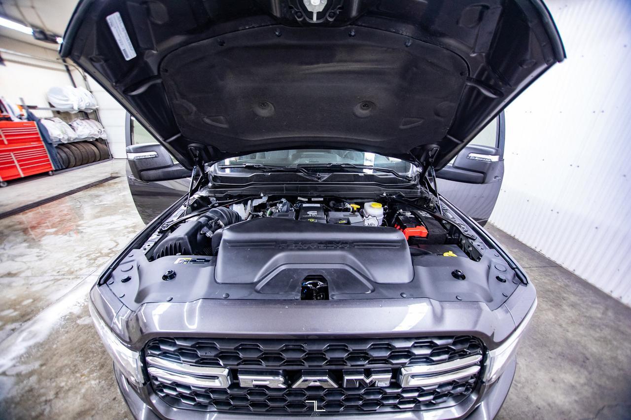 2024 Ram 3500 4x4 Crew Cab Big Horn Sport Diesel AISIN Nav Red Deer AB