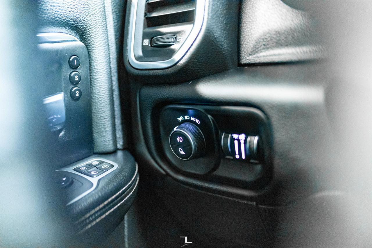 2024 Ram 3500 4x4 Crew Cab Laramie Diesel Leather Roof Nav BCam Red Deer AB