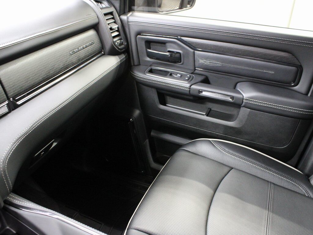 2024 Ram 3500 4x4 Crew Cab Limited DRW Fond du Lac WI