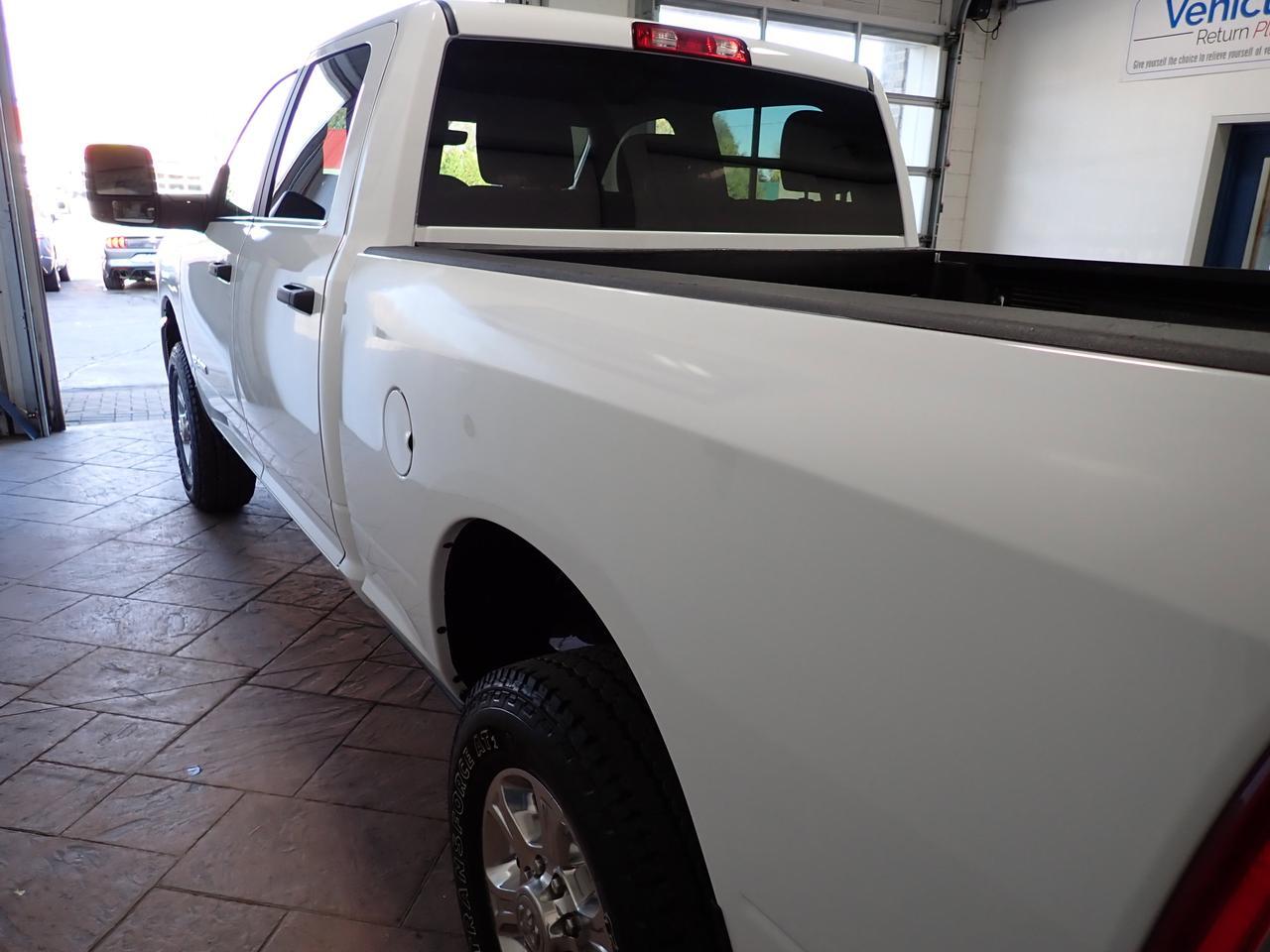 2024 Ram 3500 Big Horn 4WD CREW CAB 6&apos;4&quot; BOX Listowel ON