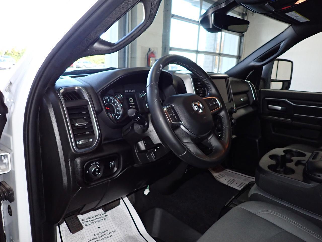 2024 Ram 3500 Big Horn 4WD CREW CAB 6&apos;4&quot; BOX Listowel ON