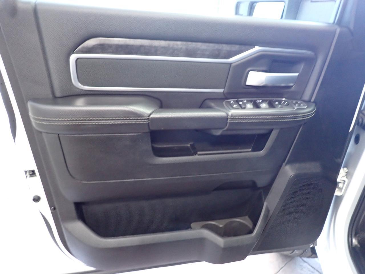 2024 Ram 3500 Big Horn 4WD CREW CAB 6&apos;4&quot; BOX Listowel ON