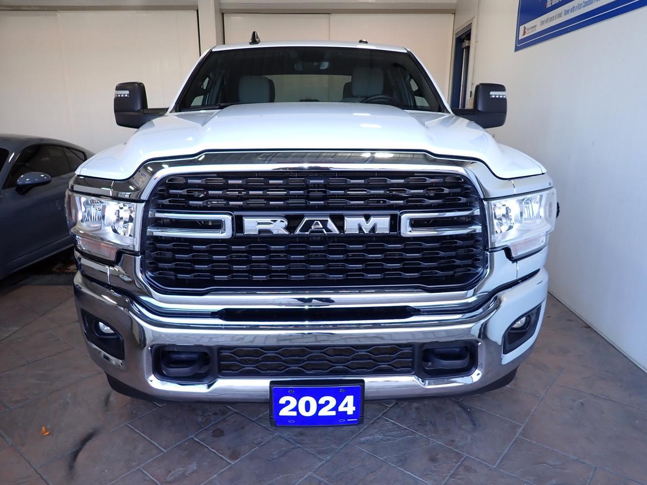 2024 Ram 3500 Big Horn 4WD CREW CAB 6&apos;4&quot; BOX Listowel ON
