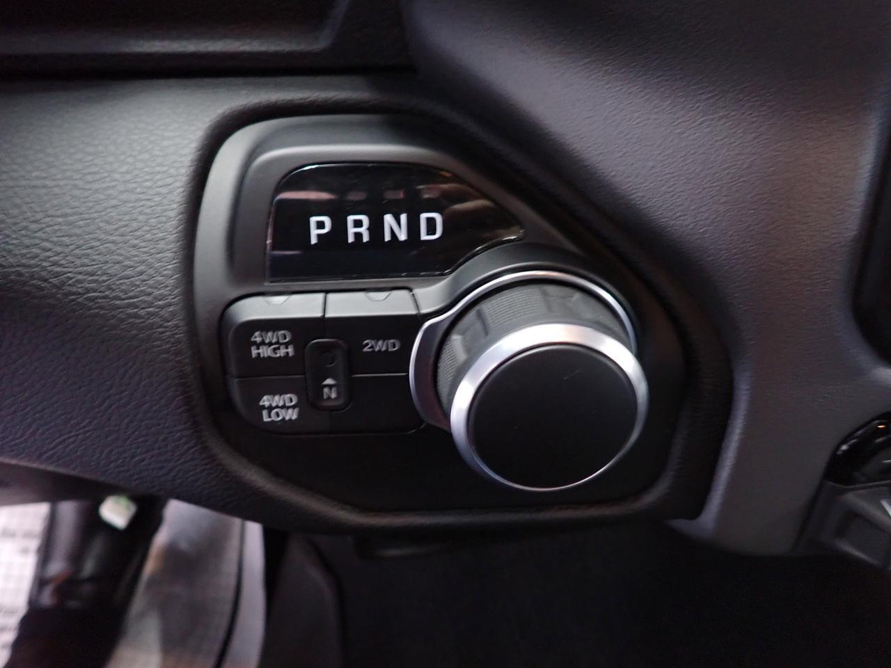 2024 Ram 3500 Big Horn 4WD CREW CAB 6&apos;4&quot; BOX Listowel ON