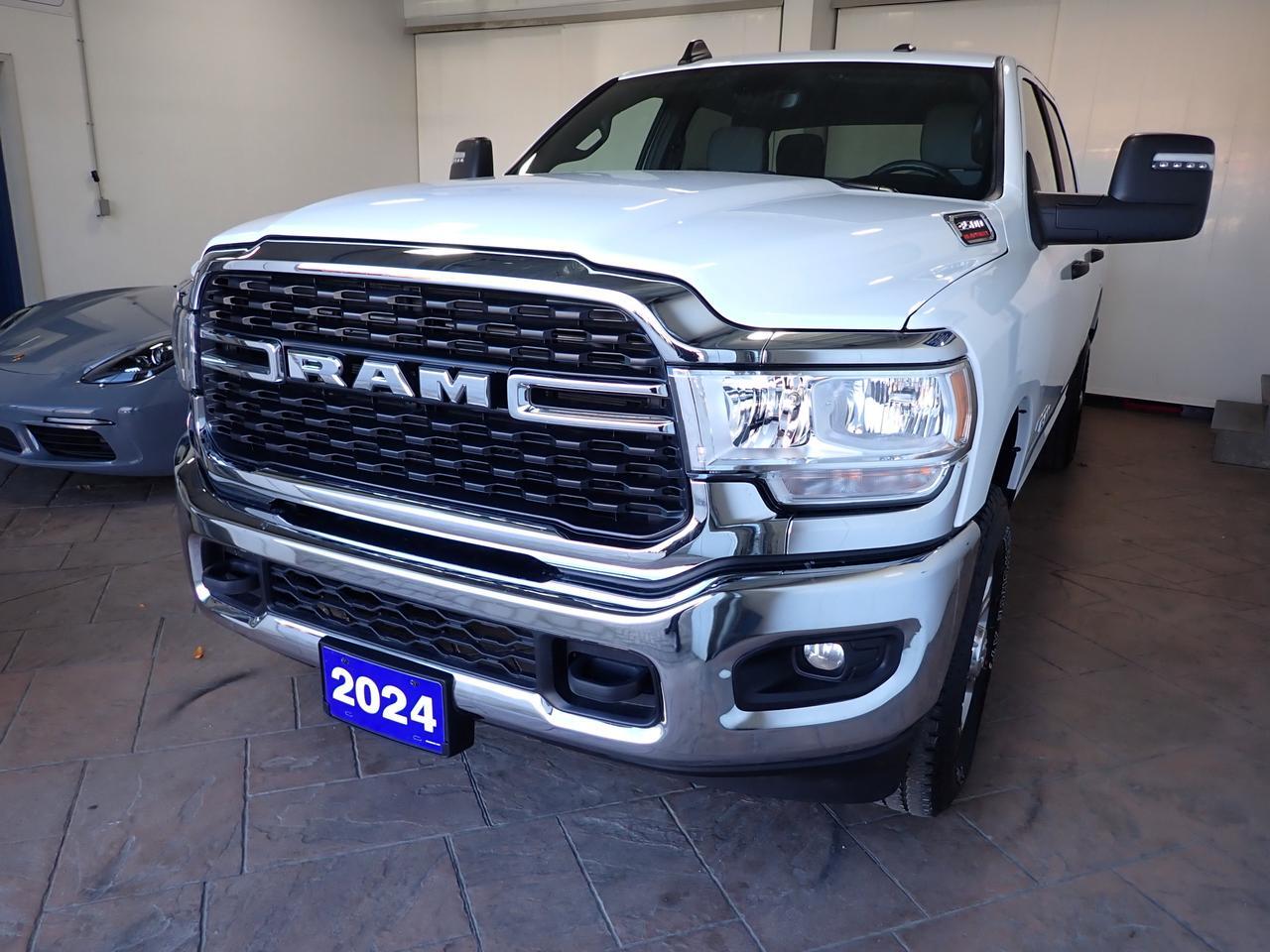 2024 Ram 3500 Big Horn 4WD CREW CAB 6&apos;4&quot; BOX Listowel ON