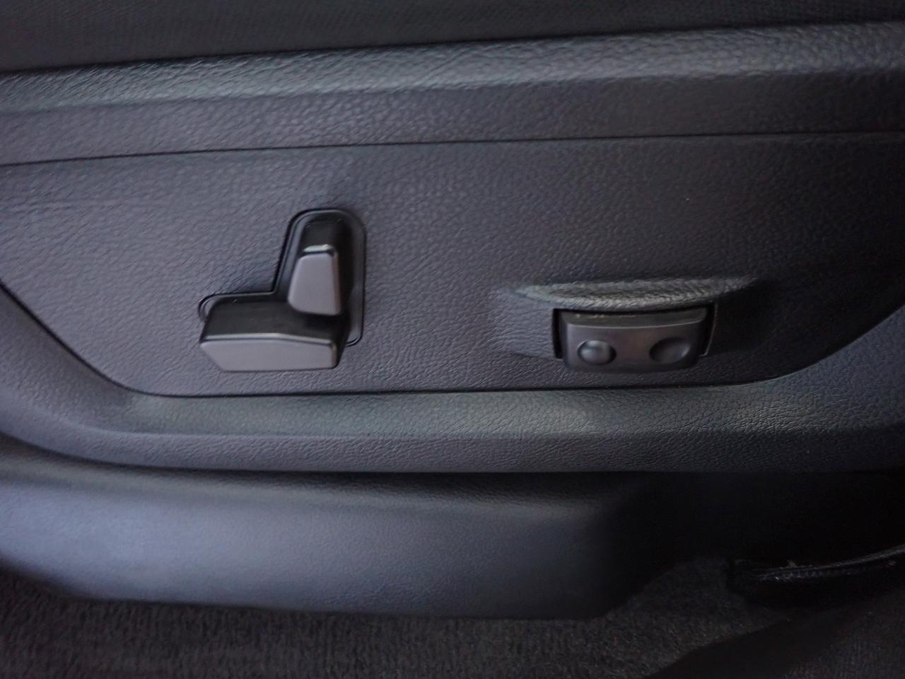 2024 Ram 3500 Big Horn 4WD CREW CAB 6&apos;4&quot; BOX Listowel ON