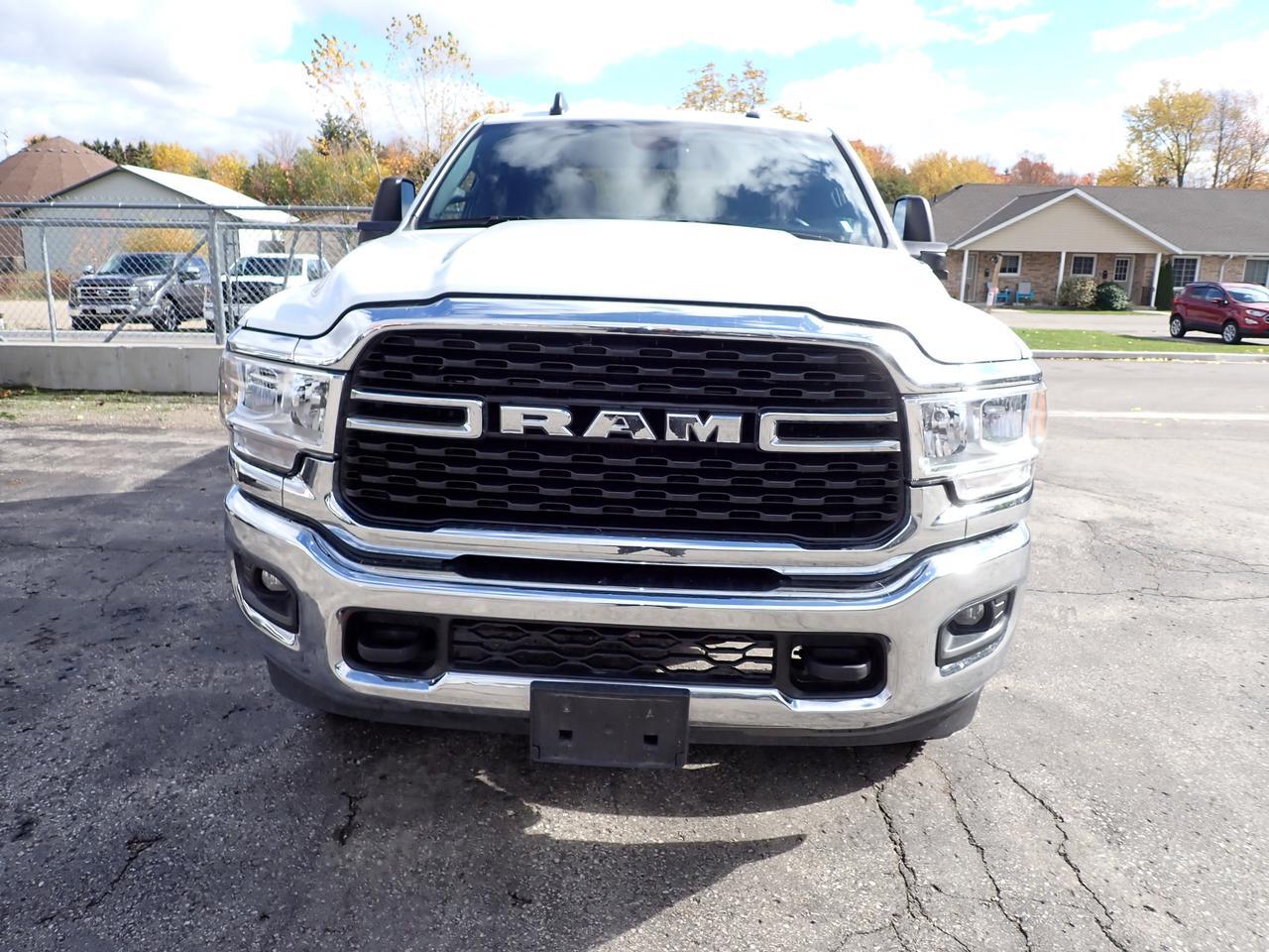 2024 Ram 3500 Big Horn 4WD CREW CAB 6&apos;4&quot; BOX Listowel ON