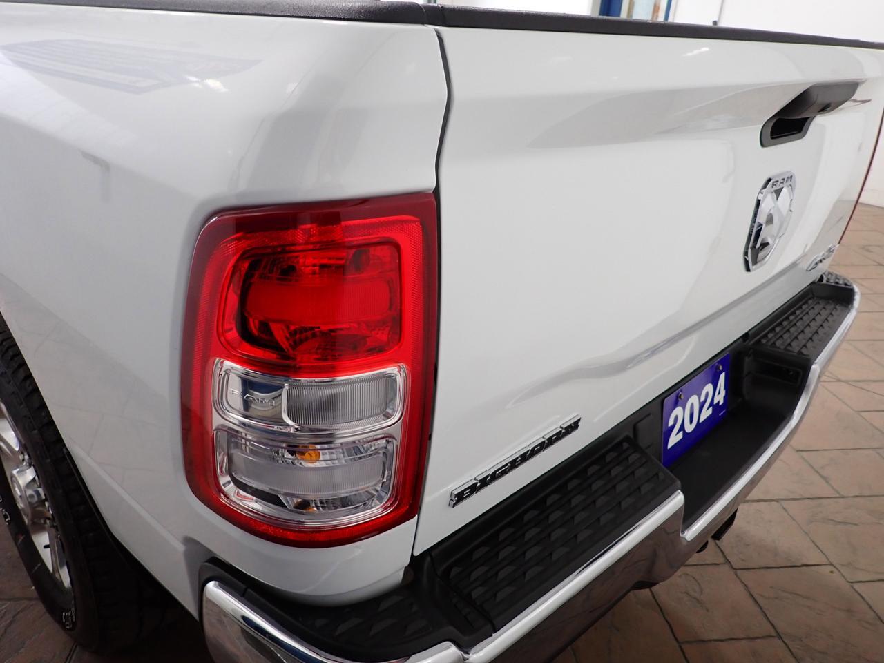 2024 Ram 3500 Big Horn 4WD CREW CAB 6&apos;4&quot; BOX Listowel ON