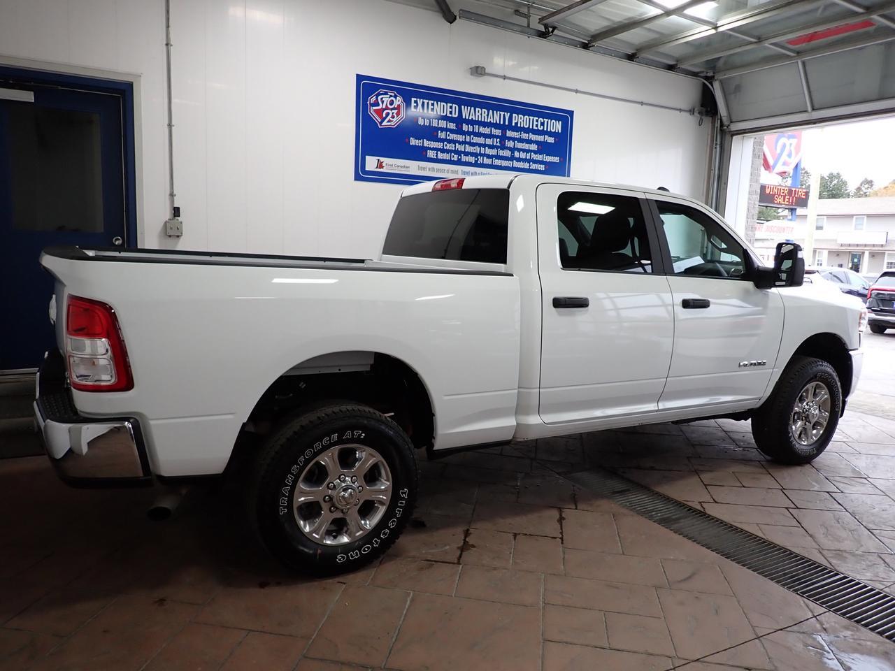 2024 Ram 3500 Big Horn 4WD CREW CAB 6&apos;4&quot; BOX Listowel ON