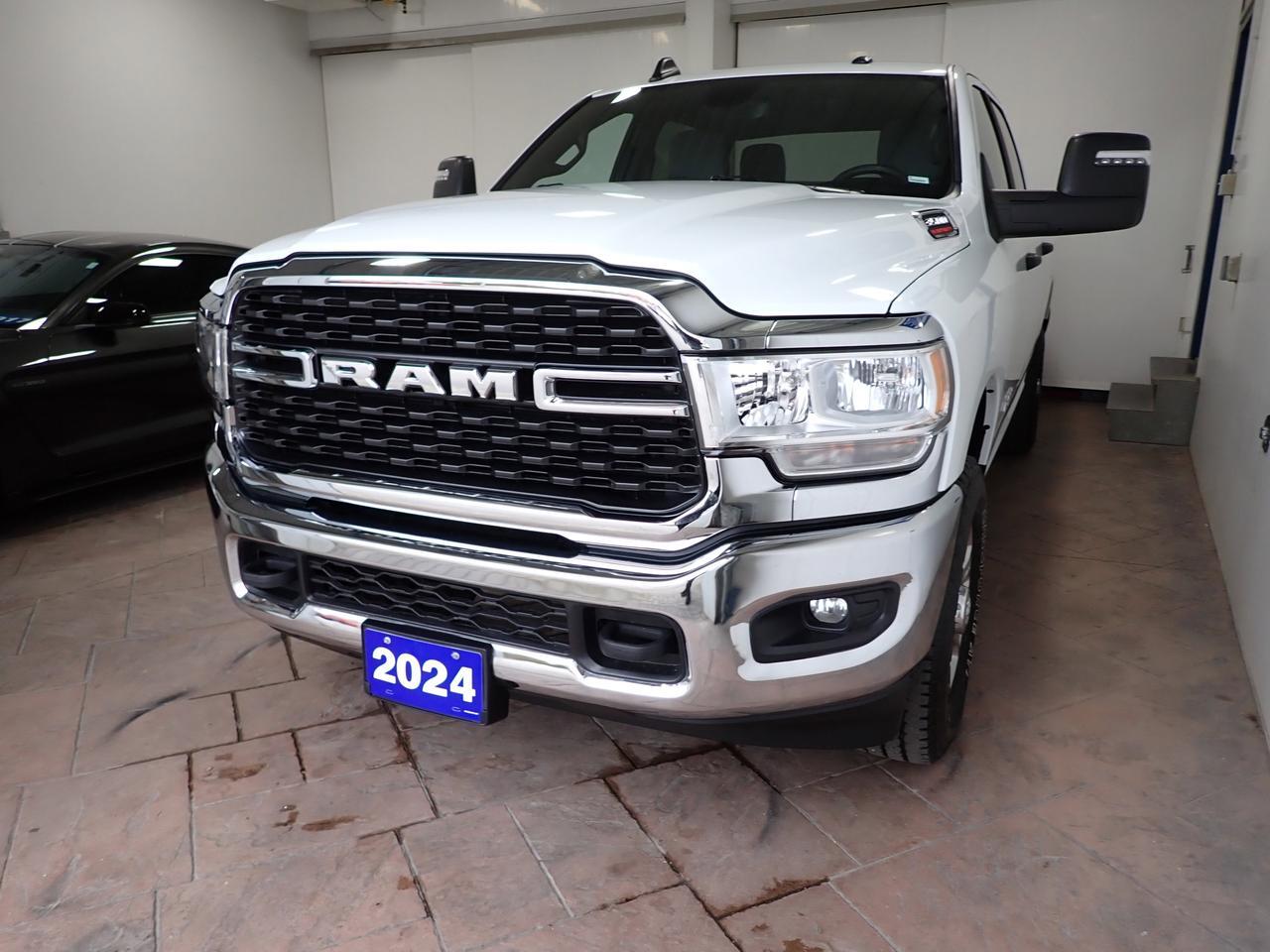 2024 Ram 3500 Big Horn 4WD CREW CAB 6&apos;4&quot; BOX Listowel ON