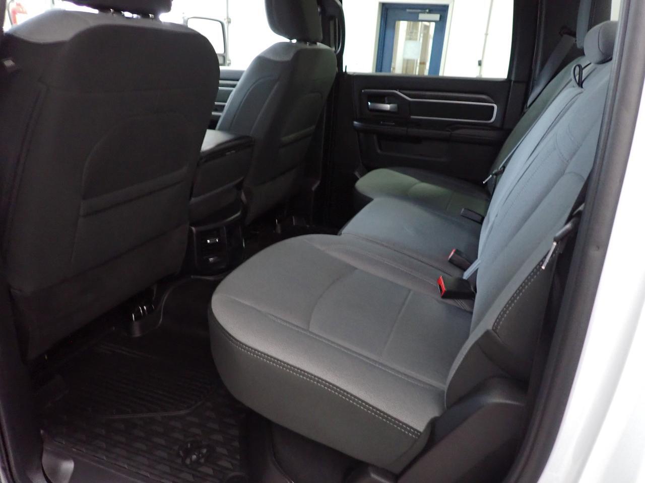 2024 Ram 3500 Big Horn 4WD CREW CAB 6&apos;4&quot; BOX Listowel ON