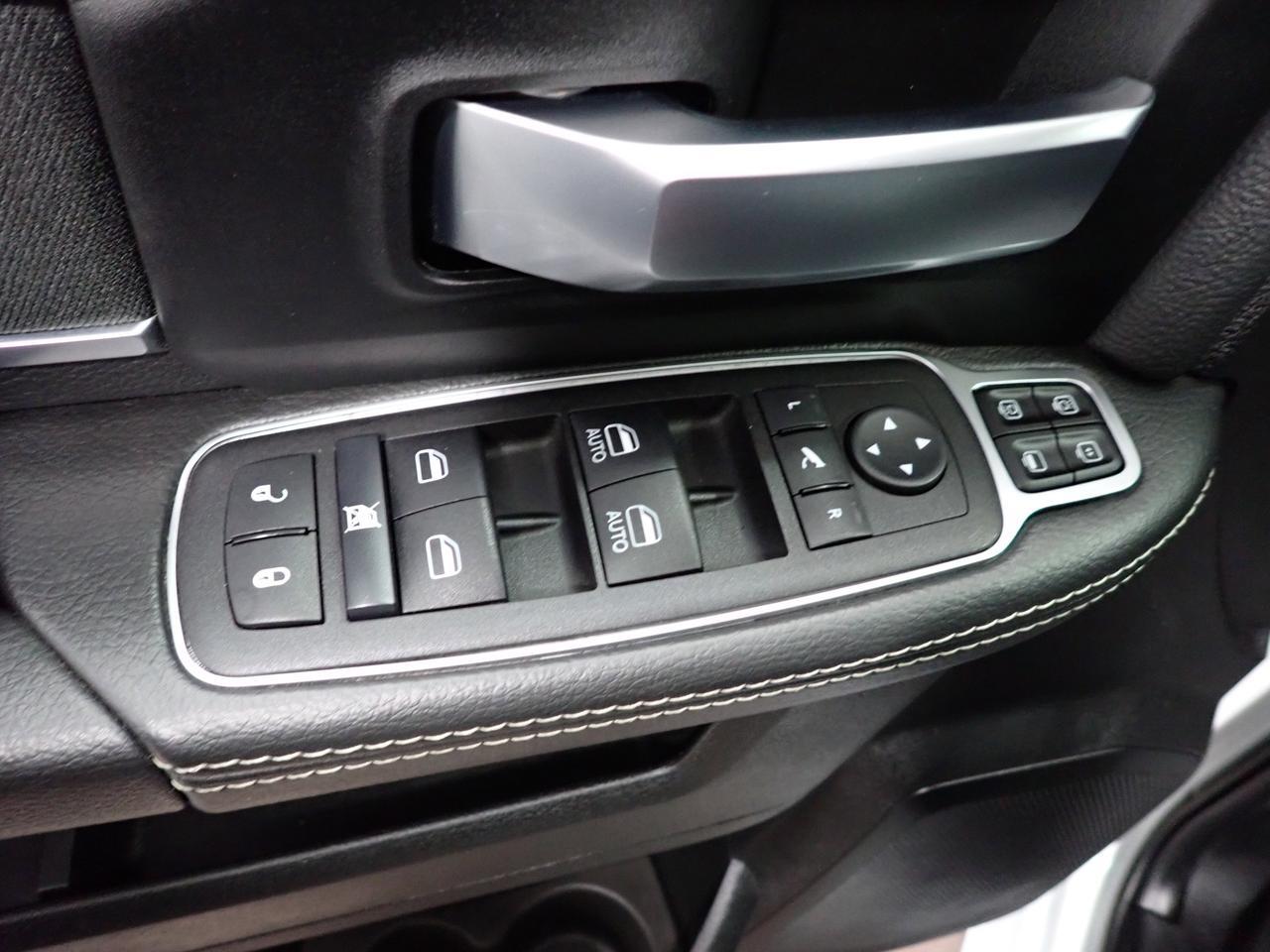 2024 Ram 3500 Big Horn 4WD CREW CAB 6&apos;4&quot; BOX Listowel ON