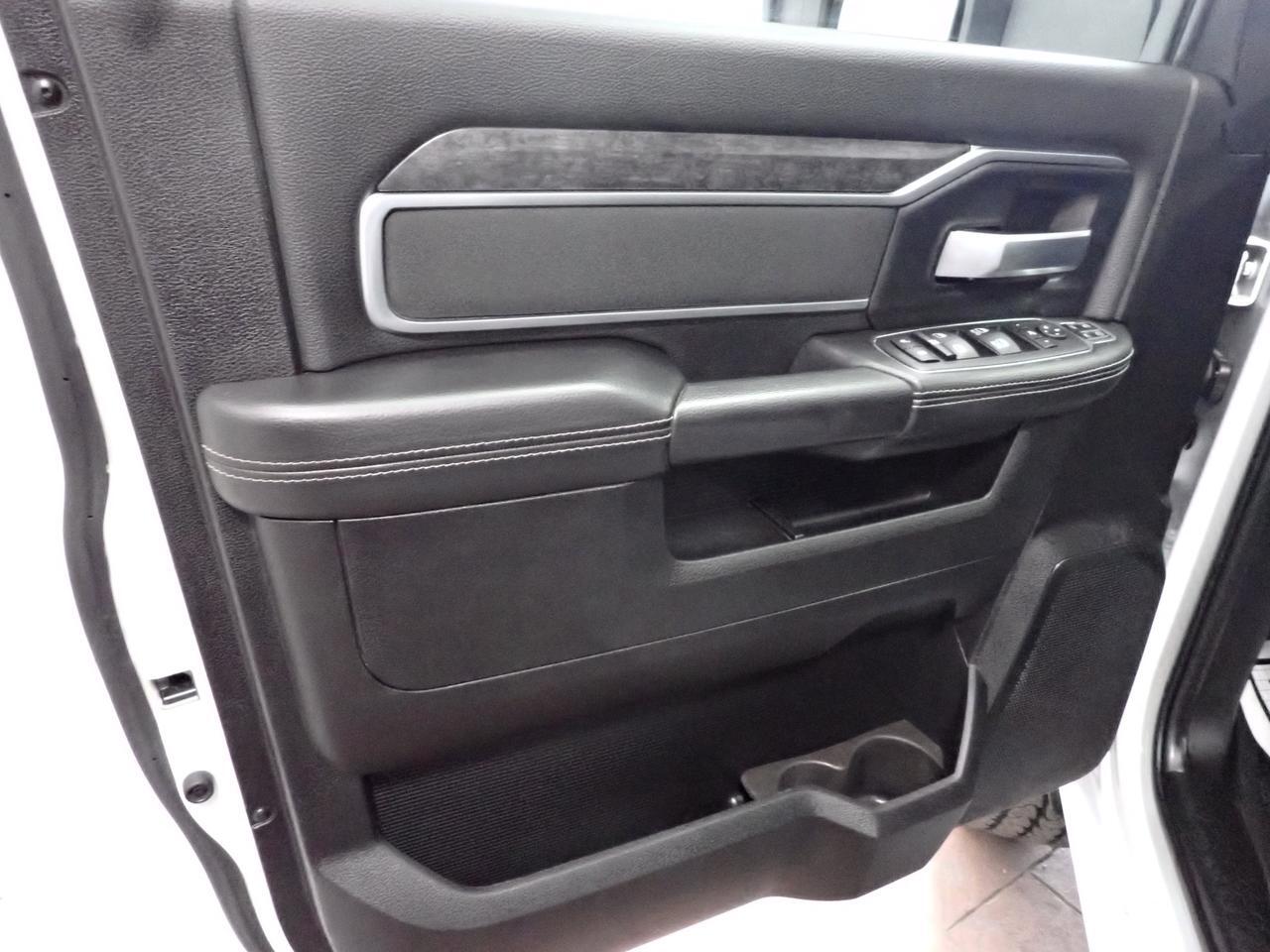 2024 Ram 3500 Big Horn 4WD CREW CAB 6&apos;4&quot; BOX Listowel ON